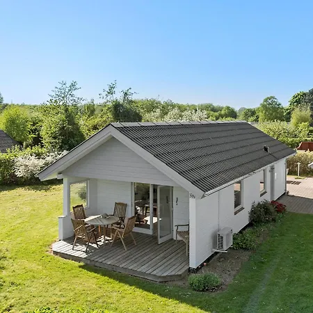 3 Bedroom Beautiful In Sydals Holiday home *